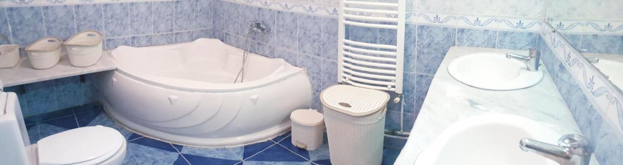 Maison Plain-Pied Avec Piscine Chauffee Tunis Exteriér fotografie